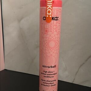 amika Mirrorball High Shine Conditioner - Pink